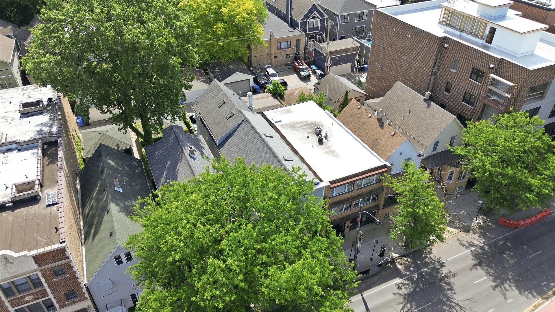 4541 N Western Avenue Unit: 2