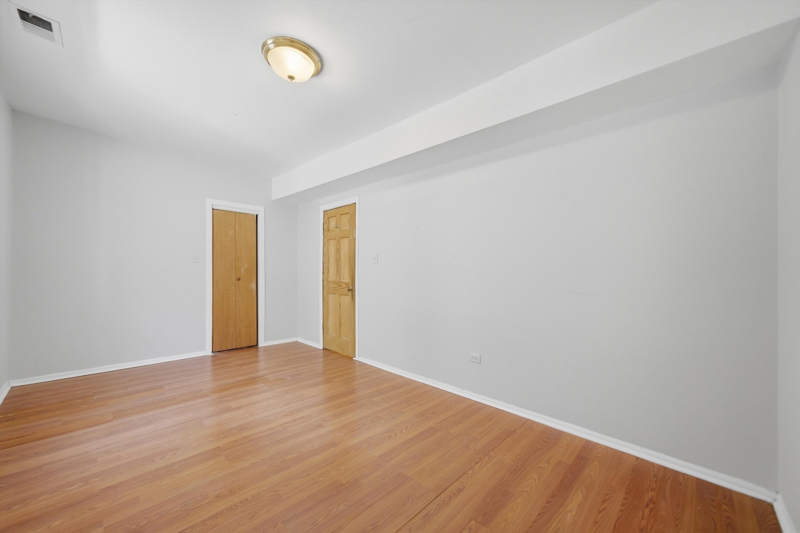 4541 N Western Avenue Unit: 2