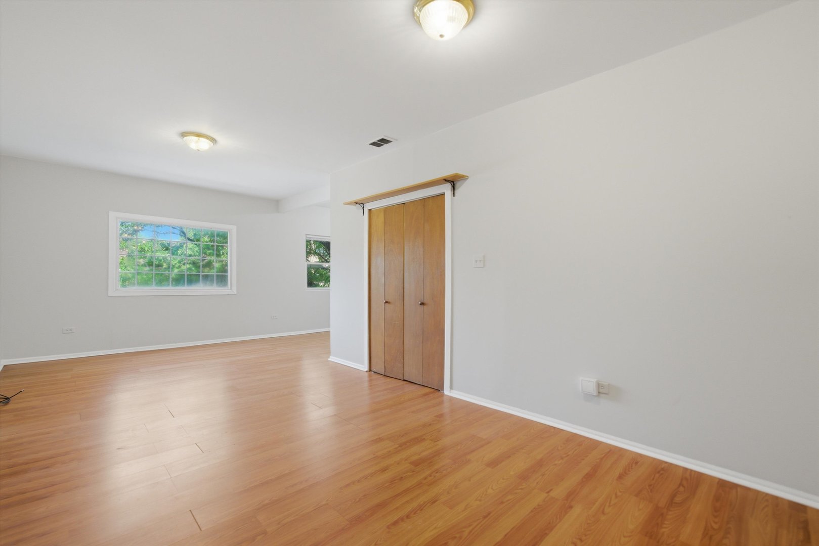 4541 N Western Avenue Unit: 2