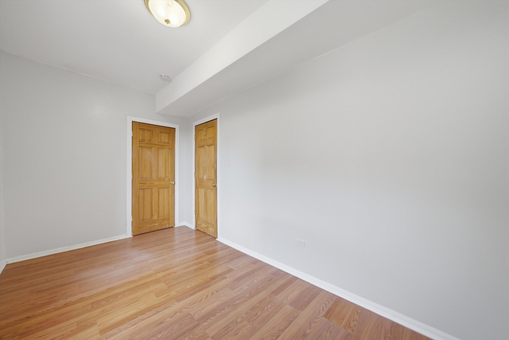 4541 N Western Avenue Unit: 2