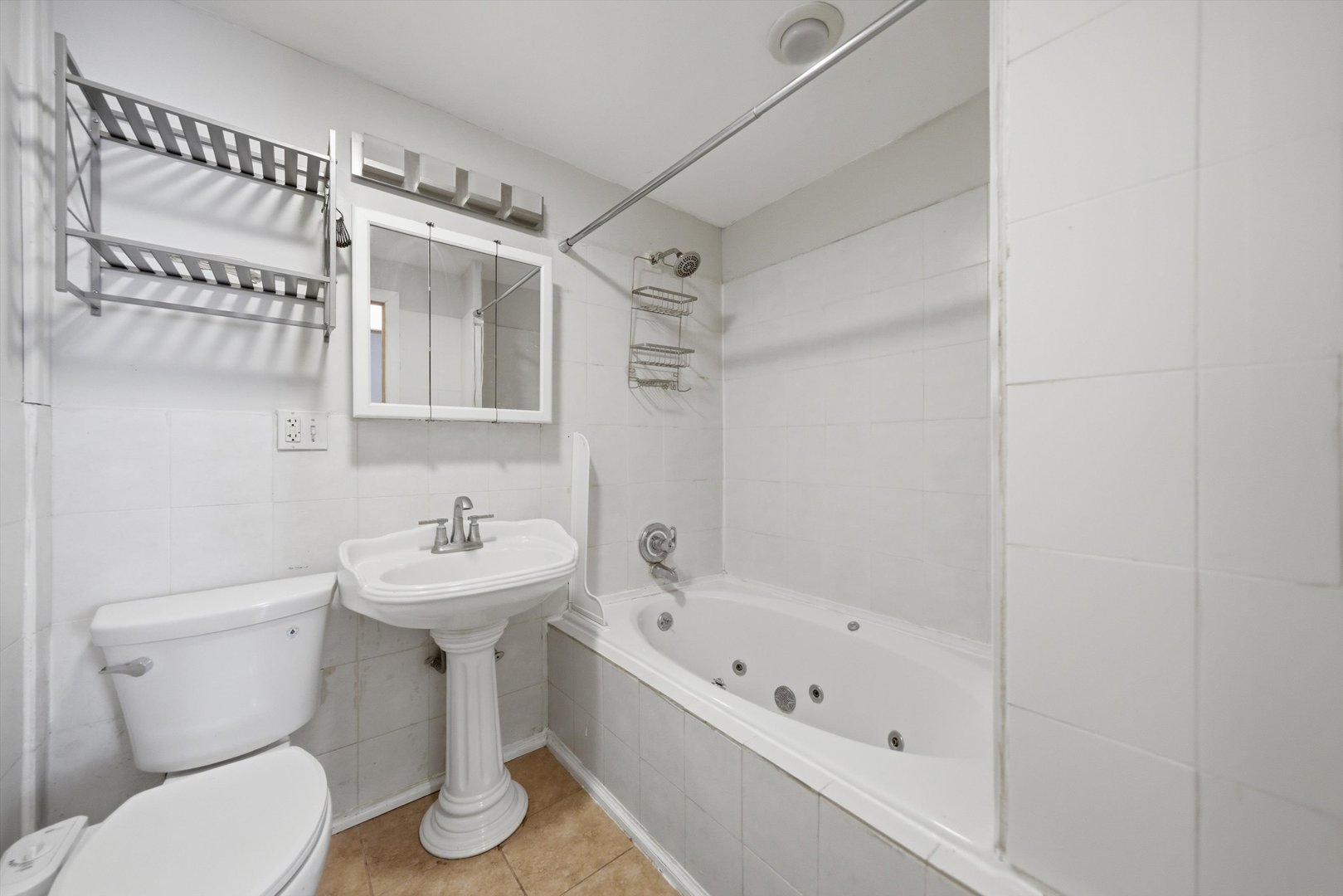 4541 N Western Avenue Unit: 2