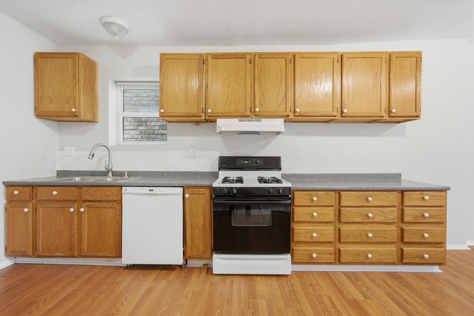 4541 N Western Avenue Unit: 2