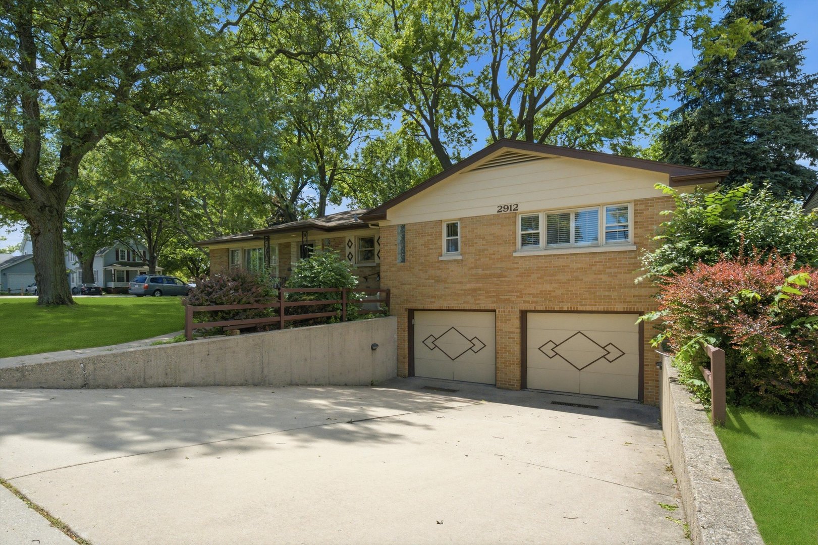 2912 Old Glenview Road