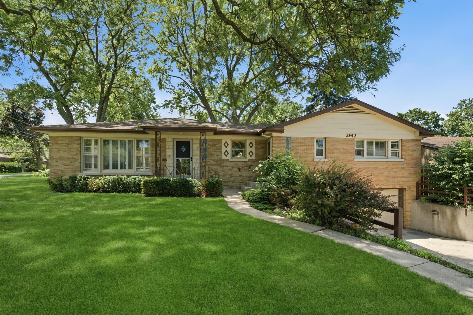 2912 Old Glenview Road
