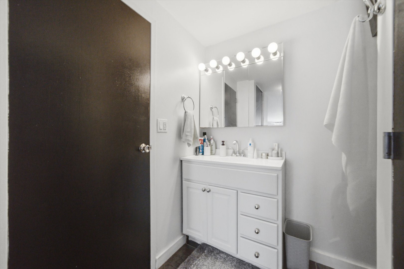 1221 N Dearborn Street Unit: 608S