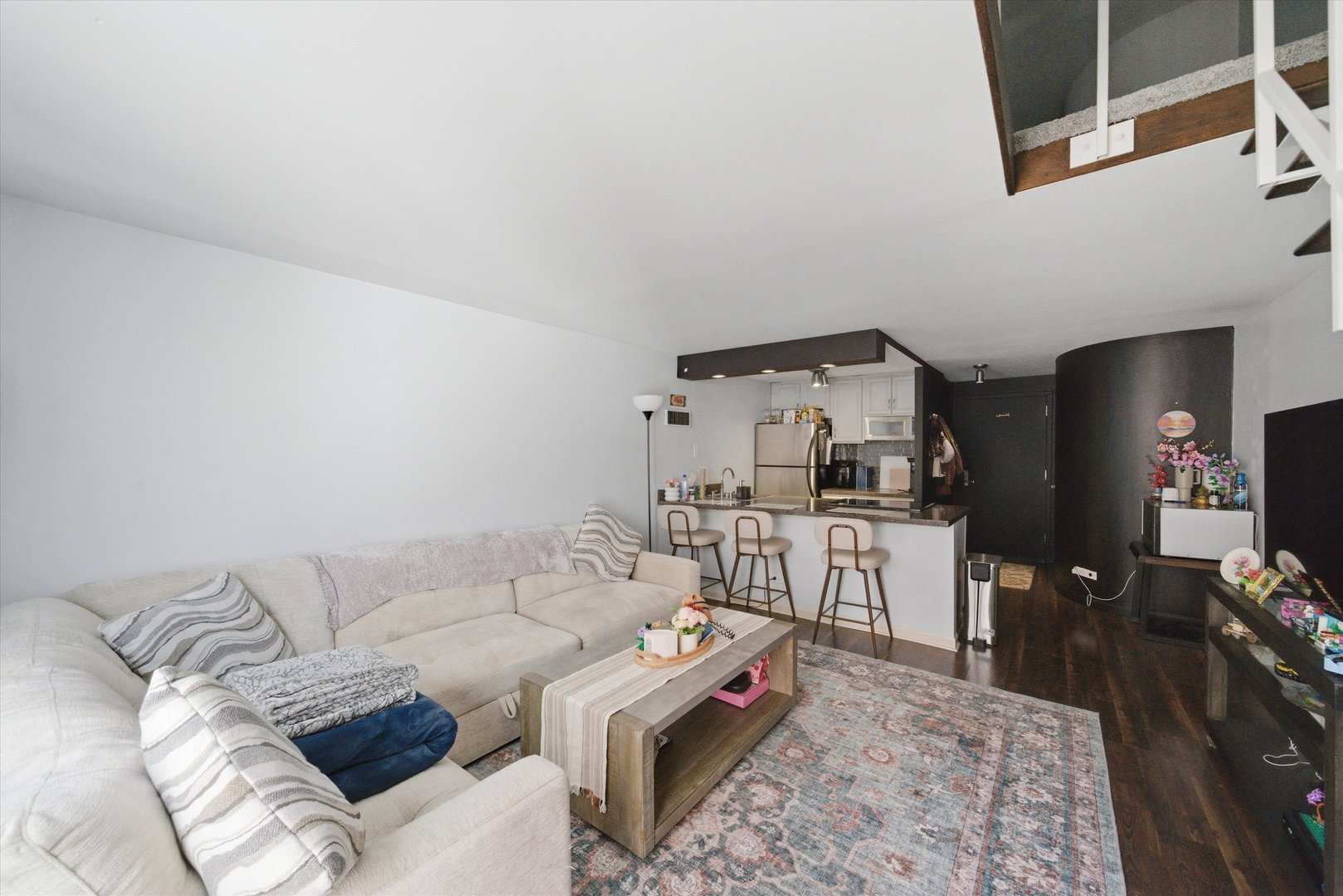 1221 N Dearborn Street Unit: 608S