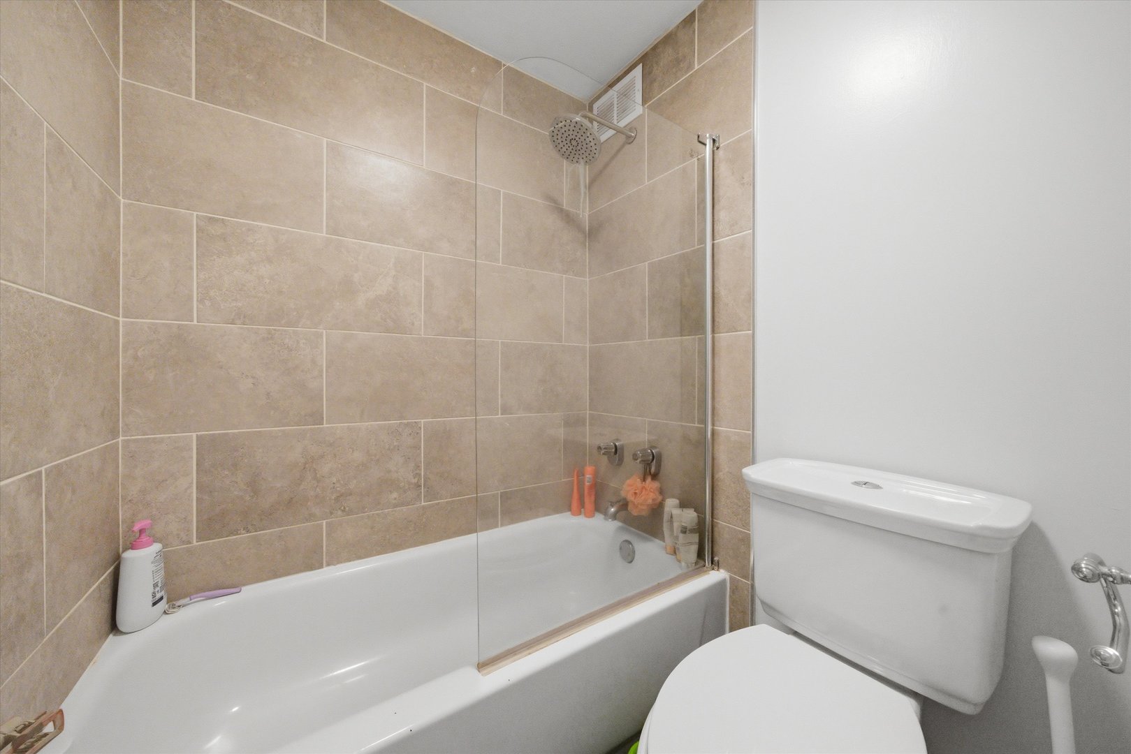 1221 N Dearborn Street Unit: 608S