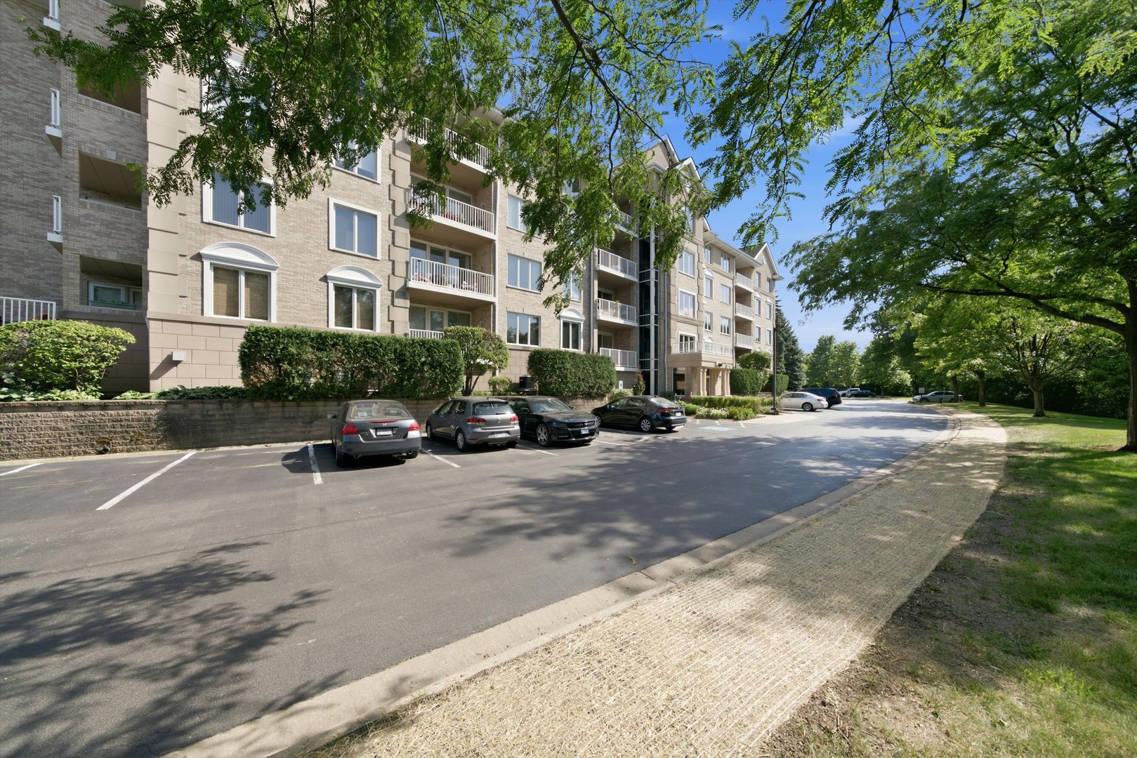 1761 Pavilion Way Unit: 301