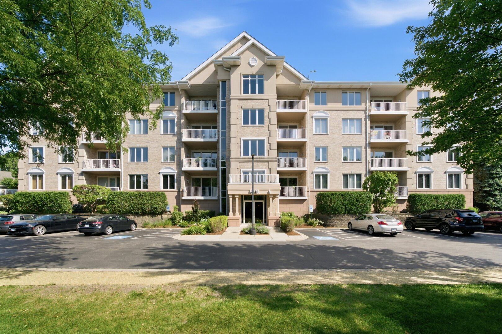 1761 Pavilion Way Unit: 301