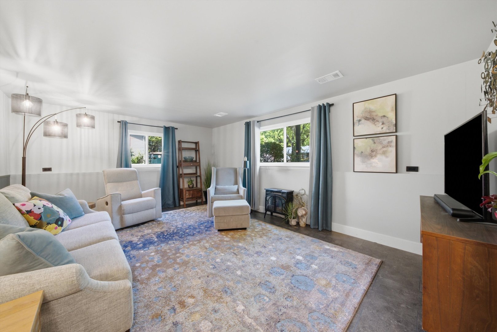 917 E Morris Drive