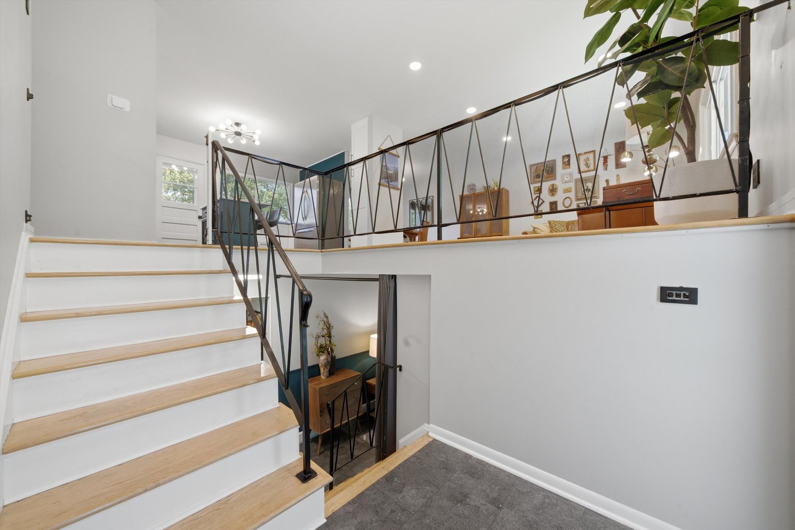 917 E Morris Drive