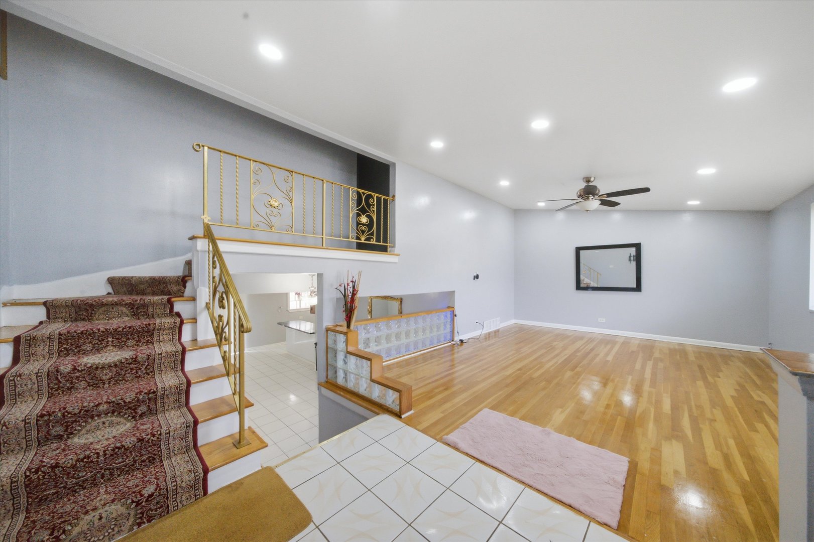9005 SHERRY Lane