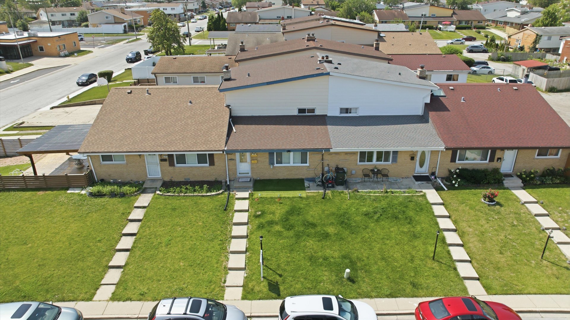 9005 SHERRY Lane