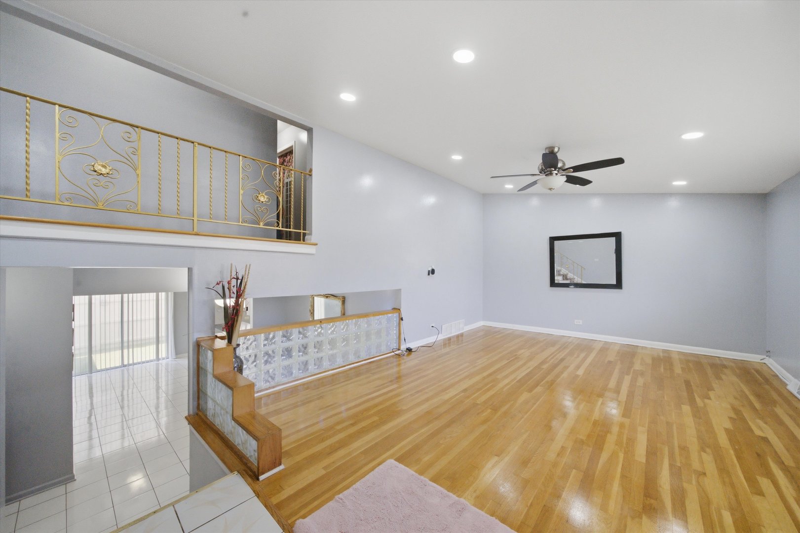 9005 SHERRY Lane
