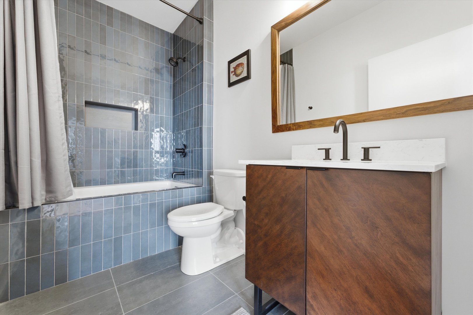 2045 W Concord Place Unit: 606