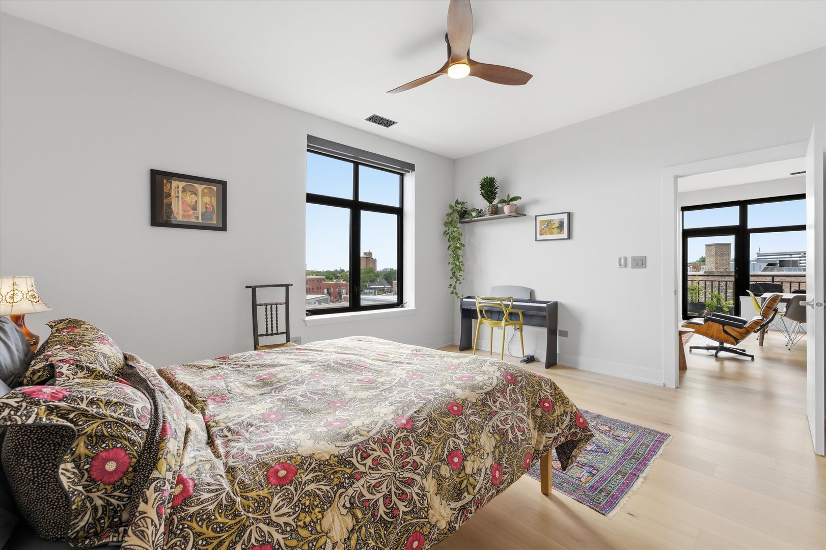 2045 W Concord Place Unit: 606