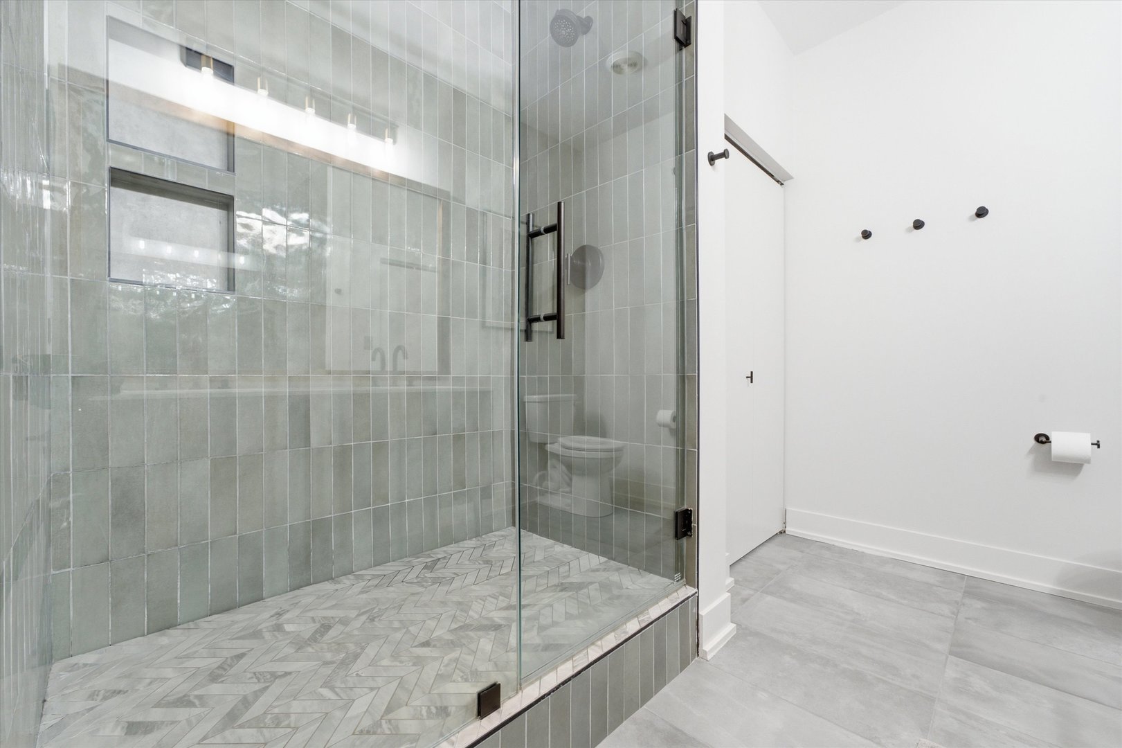 2045 W Concord Place Unit: 606
