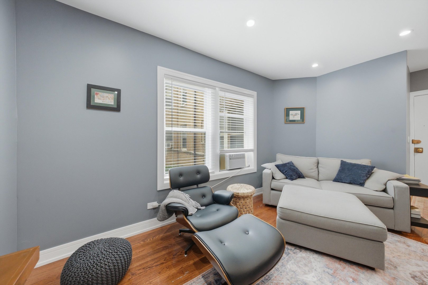 2212 E 70th Street Unit: 1B