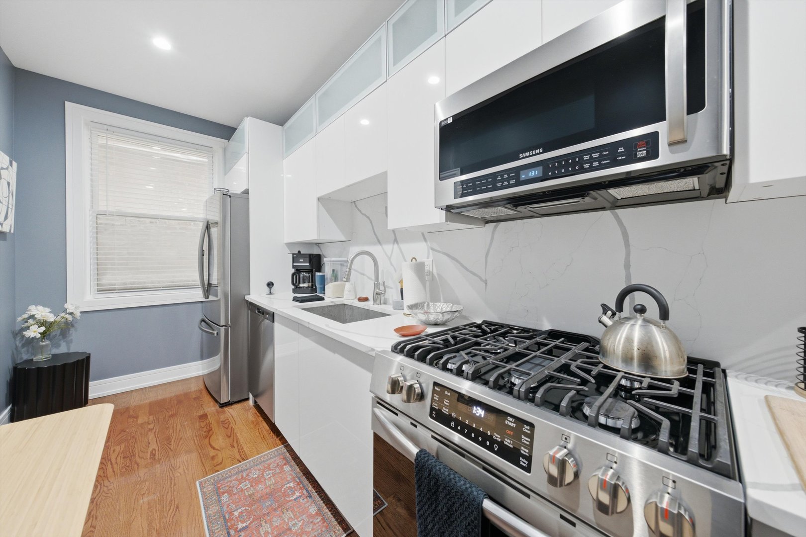 2212 E 70th Street Unit: 1B