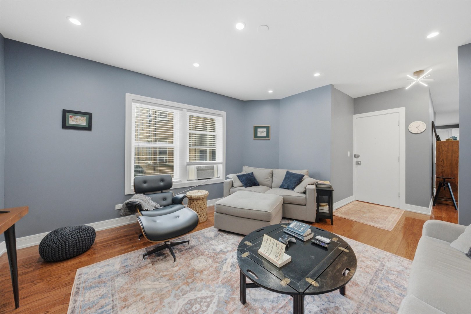 2212 E 70th Street Unit: 1B