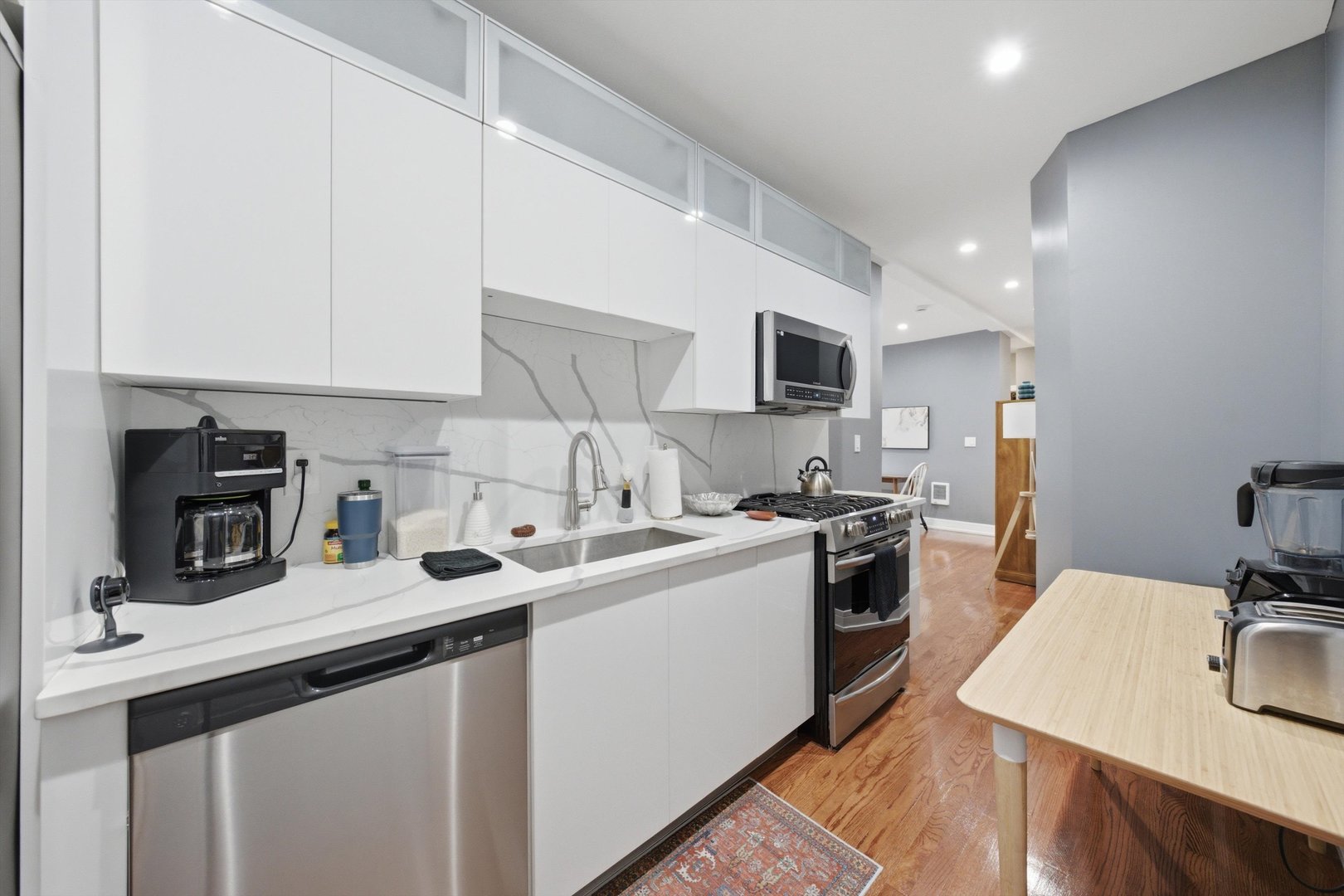 2212 E 70th Street Unit: 1B