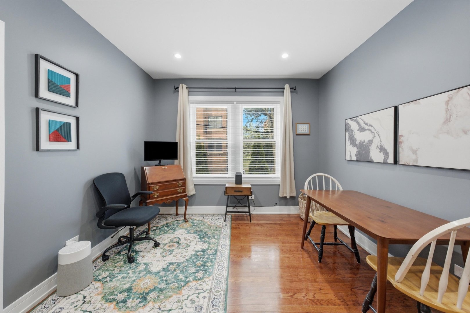 2212 E 70th Street Unit: 1B