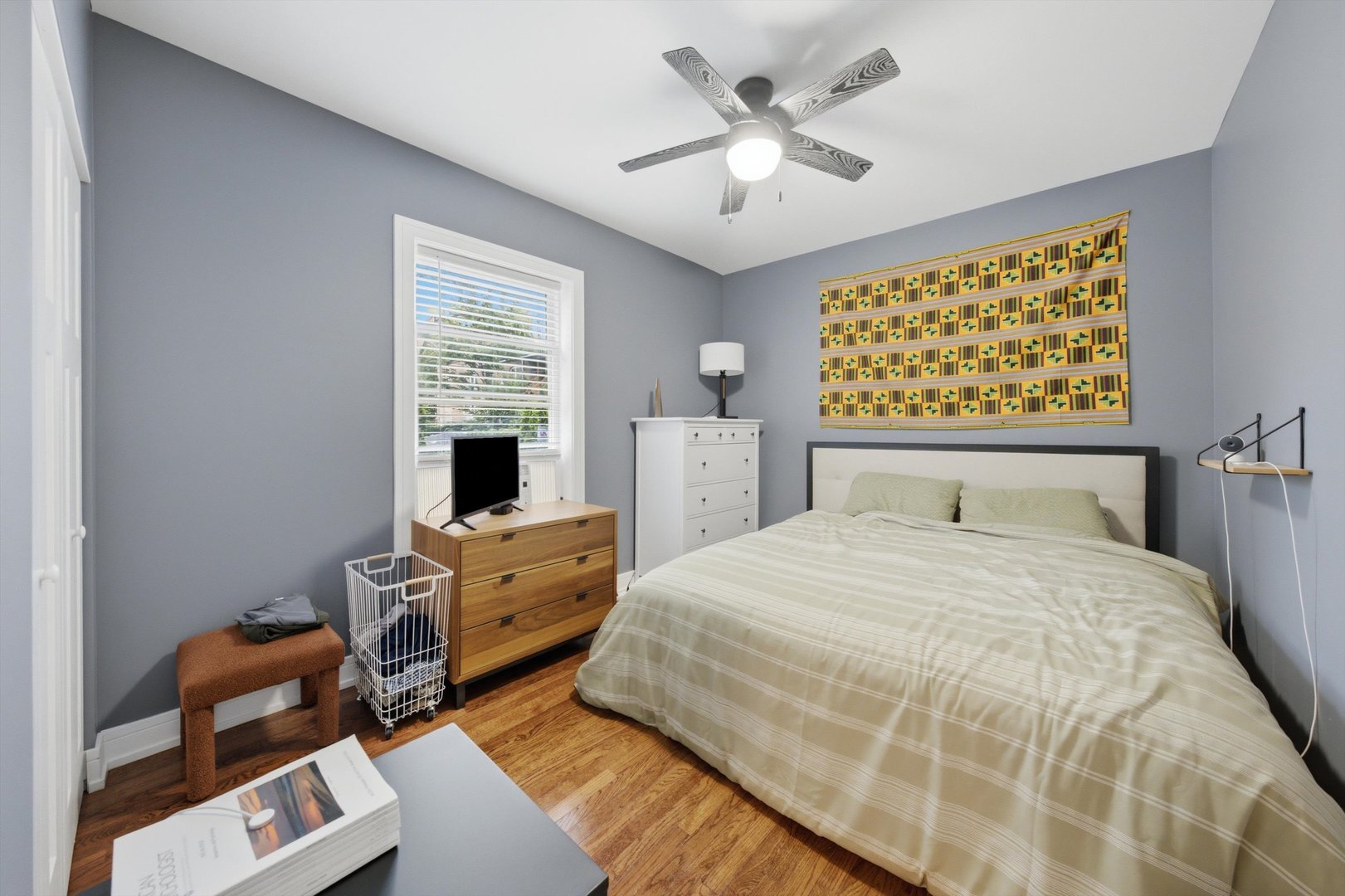 2212 E 70th Street Unit: 1B