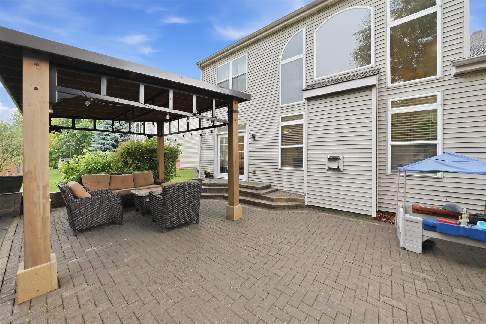 1571 Woodland Lane