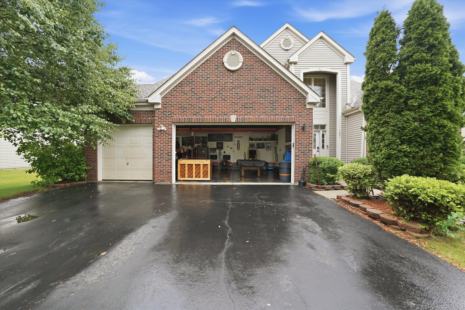1571 Woodland Lane