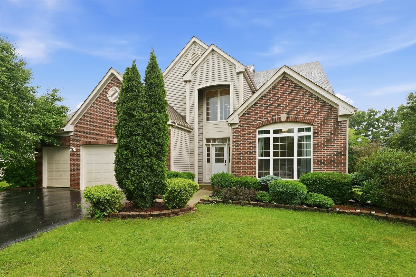1571 Woodland Lane