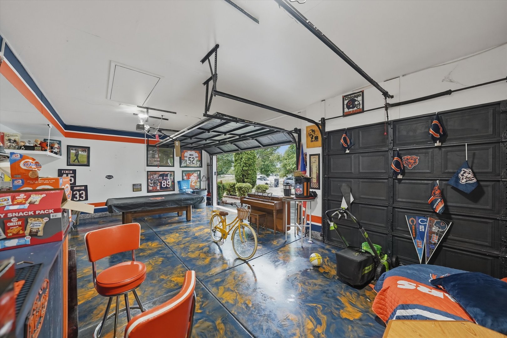 1571 Woodland Lane