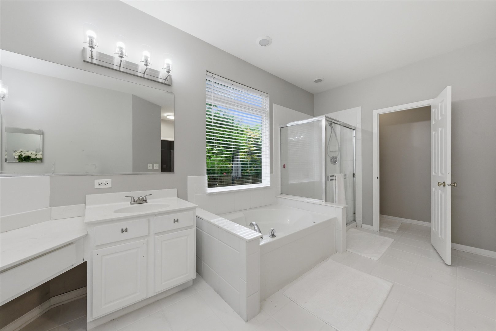 1571 Woodland Lane