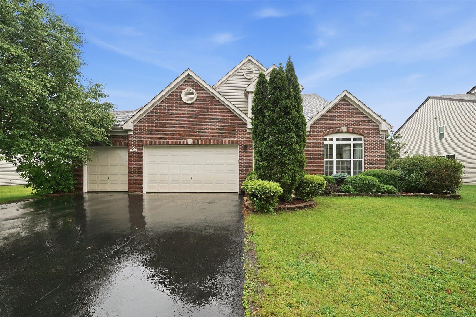 1571 Woodland Lane