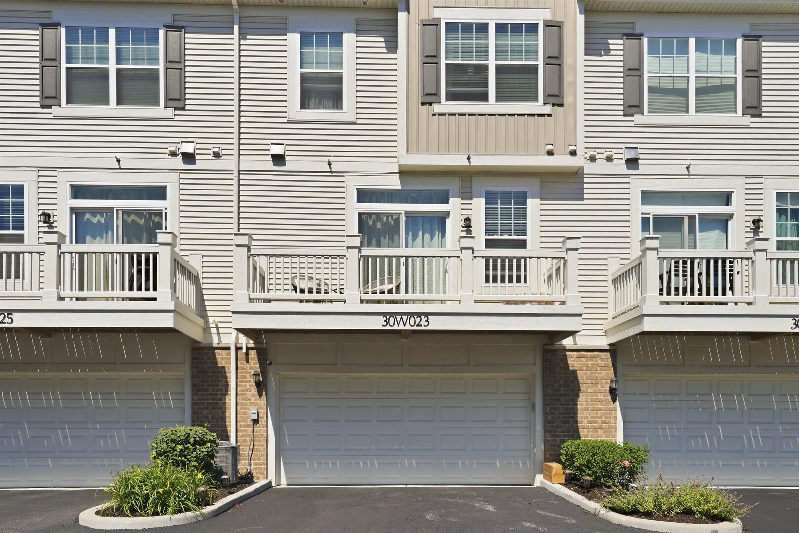 30W023 Brayman Court