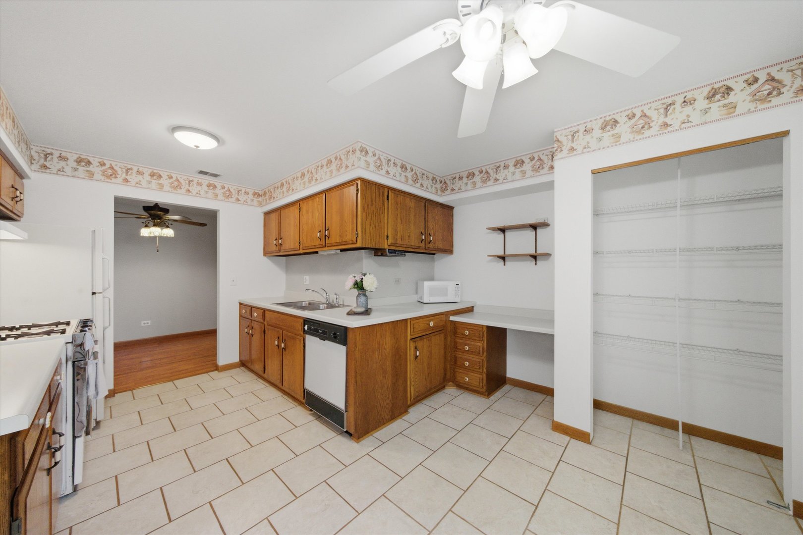 650 WAVERLY Drive Unit: D