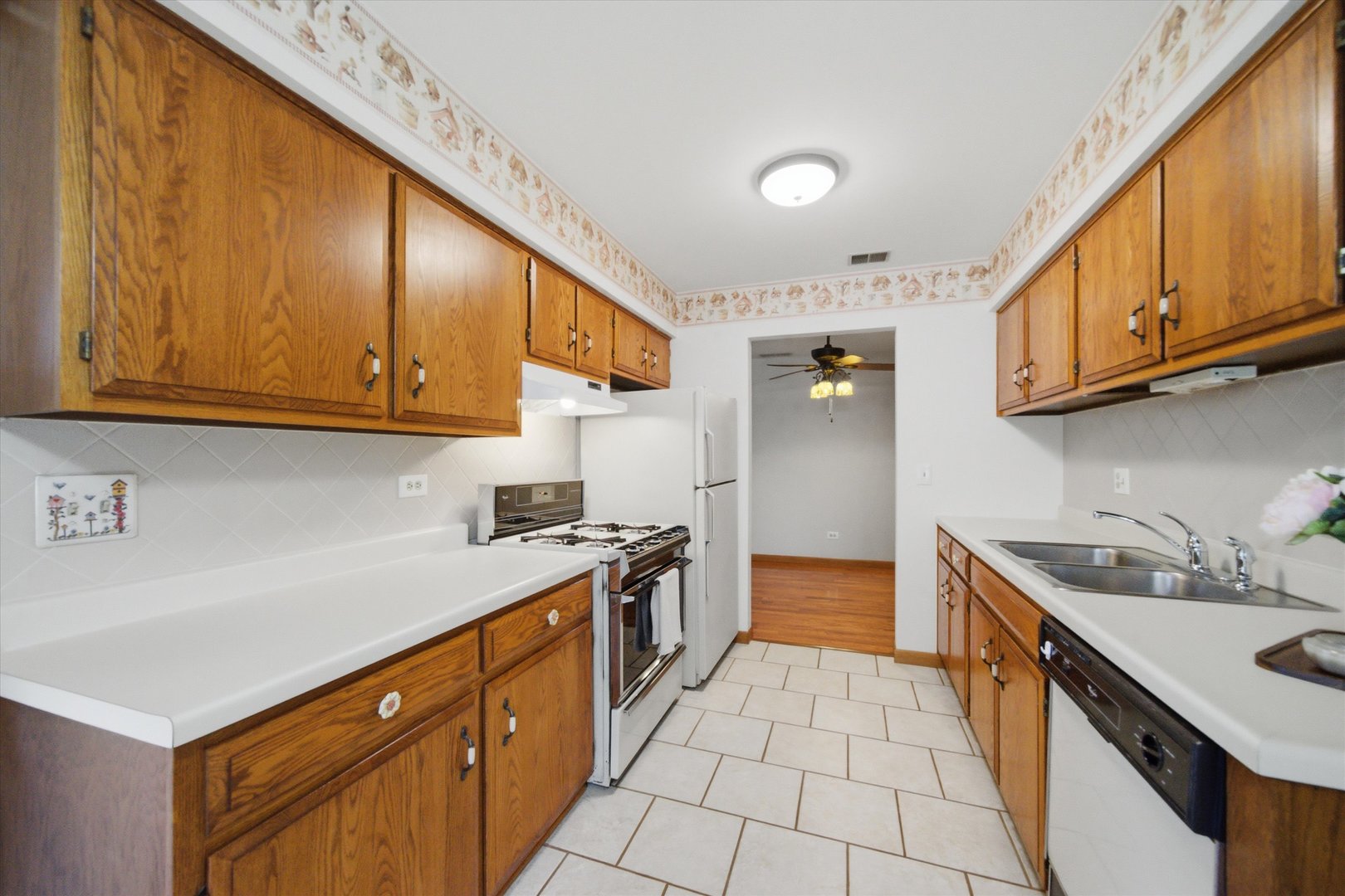 650 WAVERLY Drive Unit: D