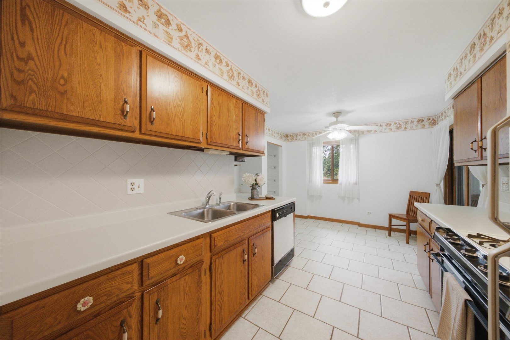 650 WAVERLY Drive Unit: D