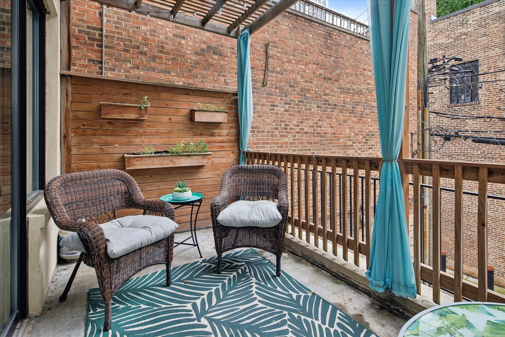 1445 N Wells Street Unit: 2