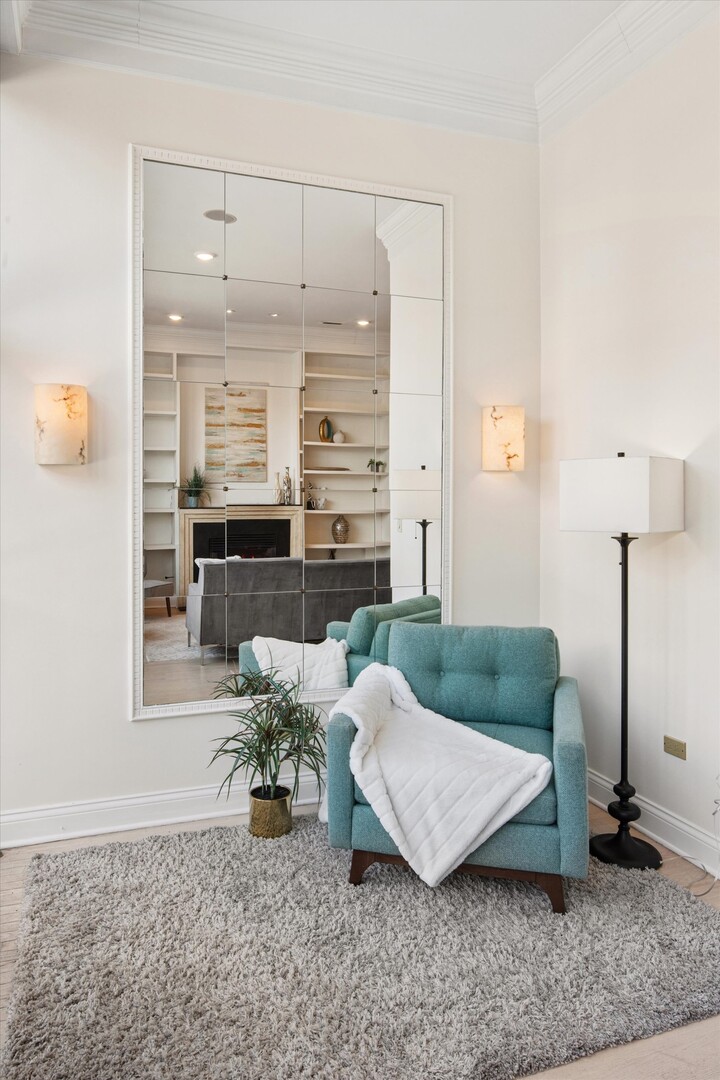 1445 N Wells Street Unit: 2