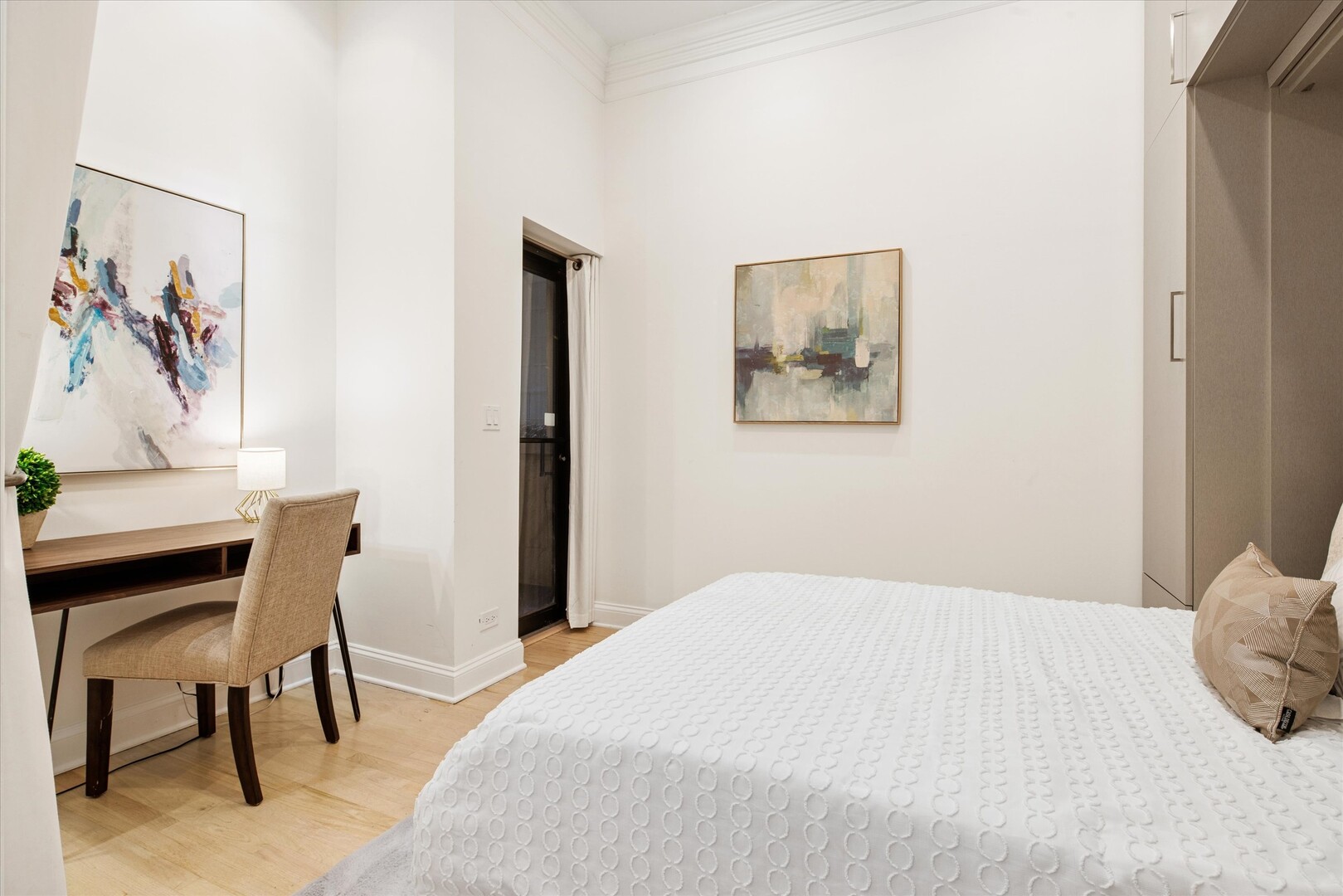 1445 N Wells Street Unit: 2