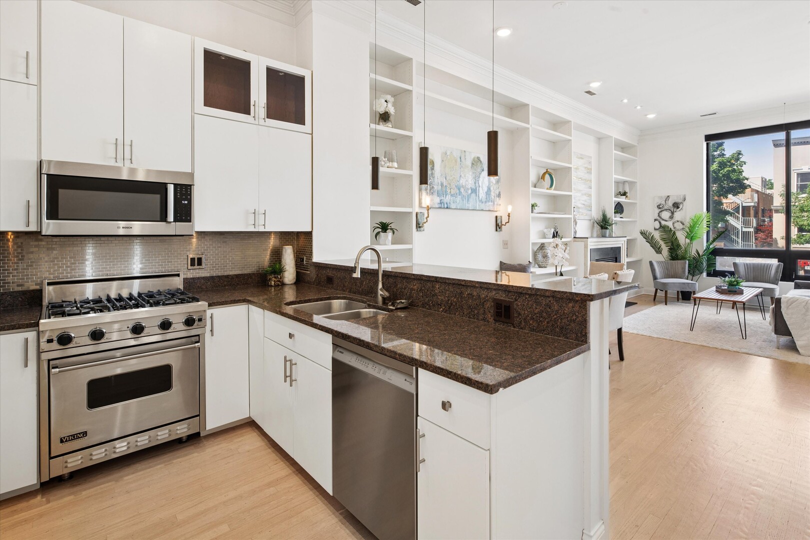 1445 N Wells Street Unit: 2