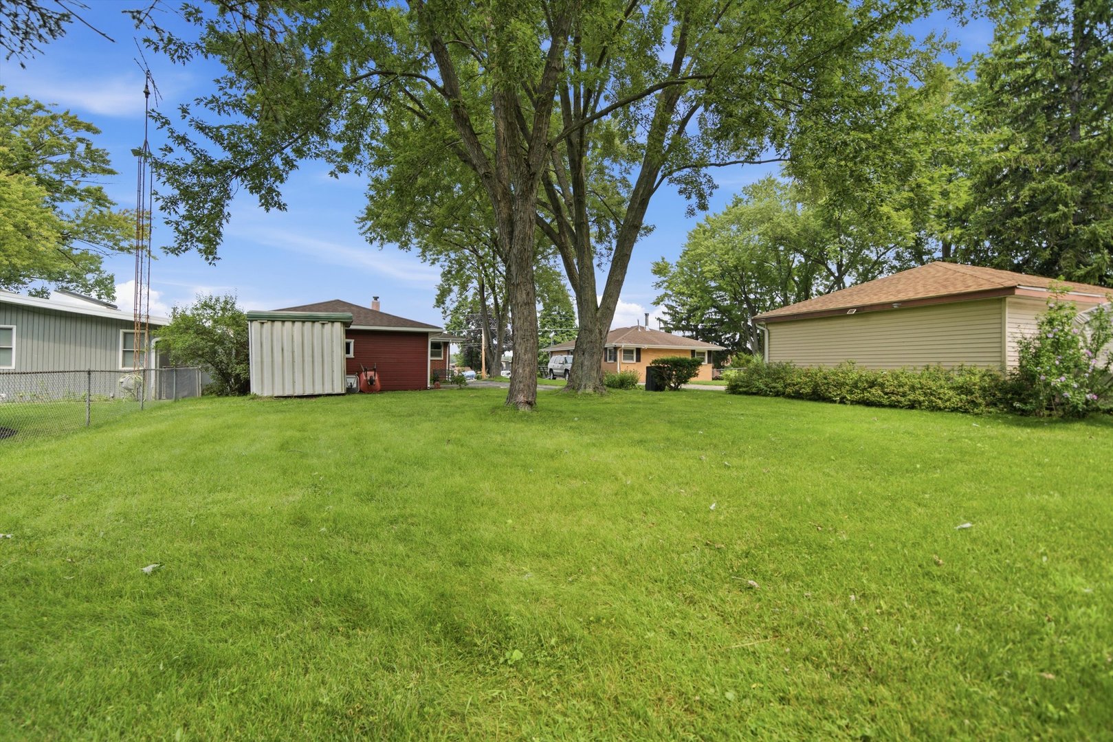 39181 N Cedar Crest Drive