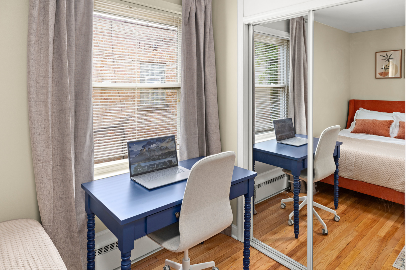 2739 W Summerdale Avenue Unit: 2W