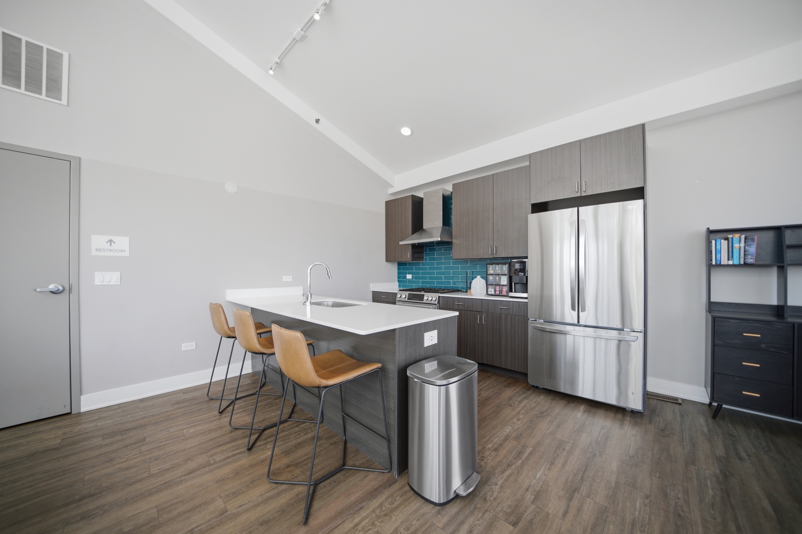 1552 N North Park Avenue Unit: 602