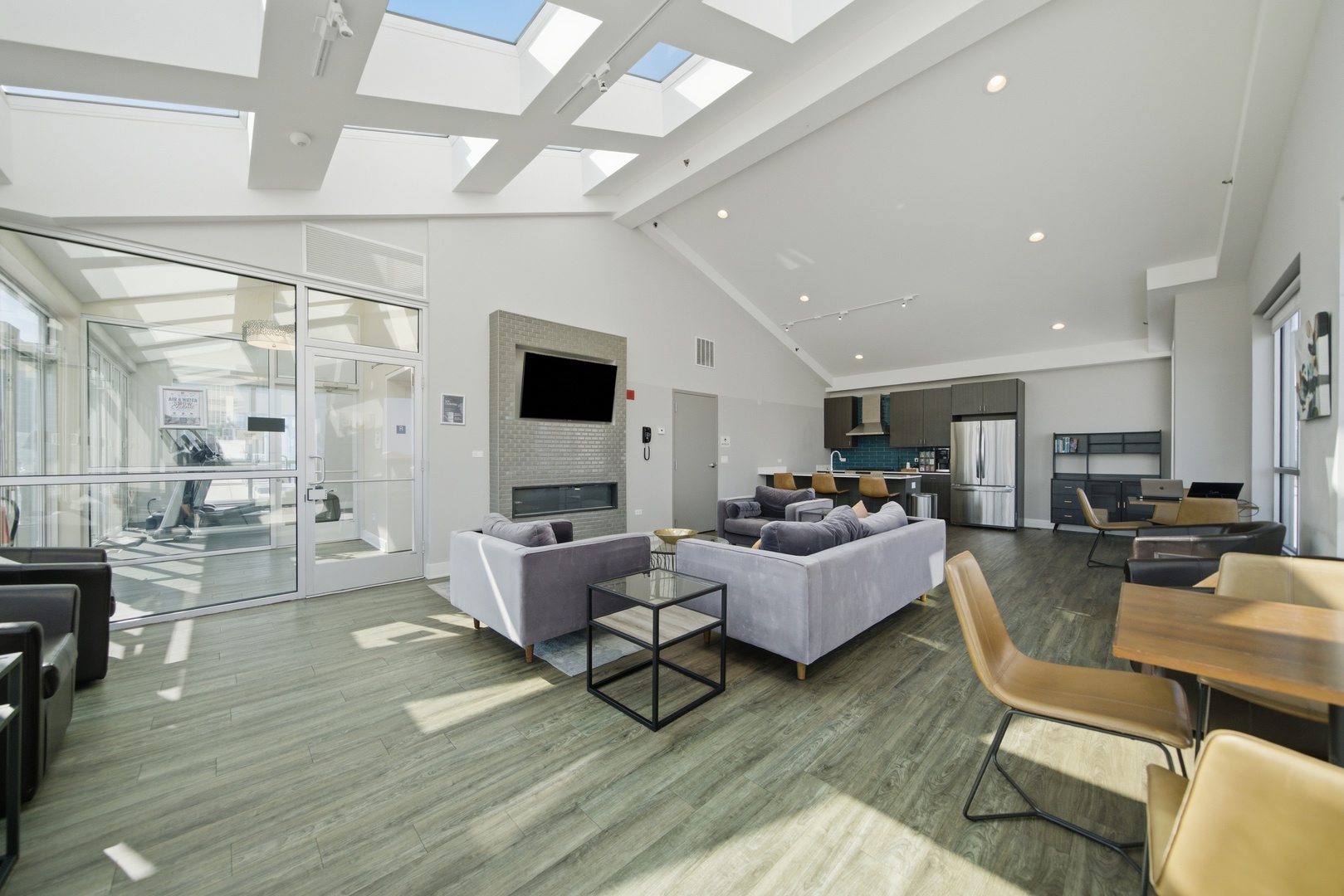 1552 N North Park Avenue Unit: 602