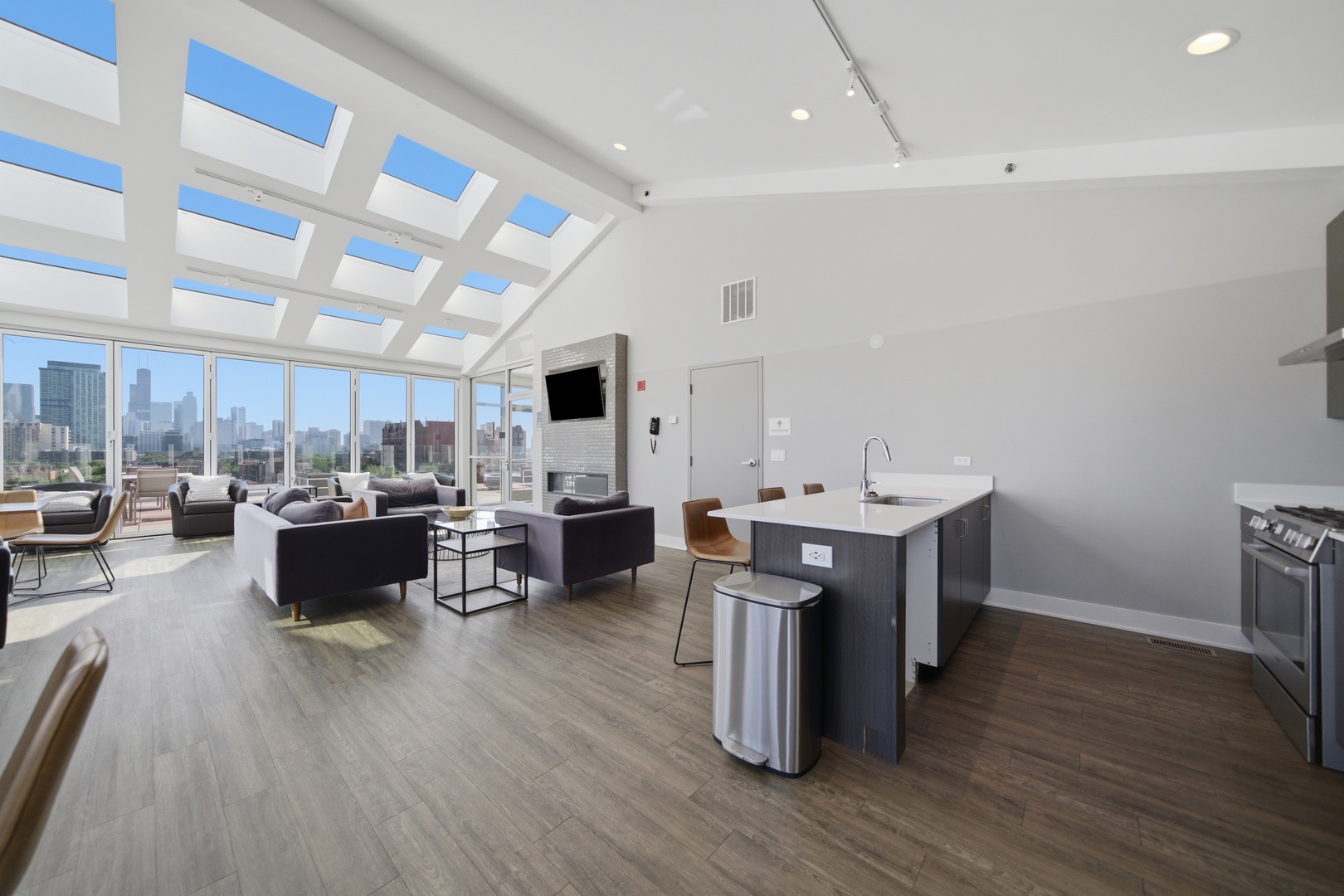 1552 N North Park Avenue Unit: 704