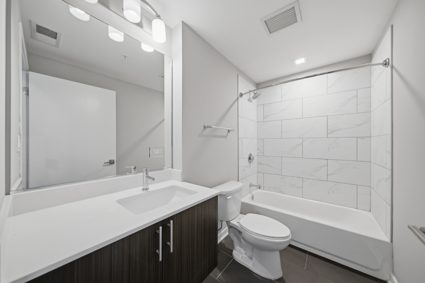 1552 N North Park Avenue Unit: 704