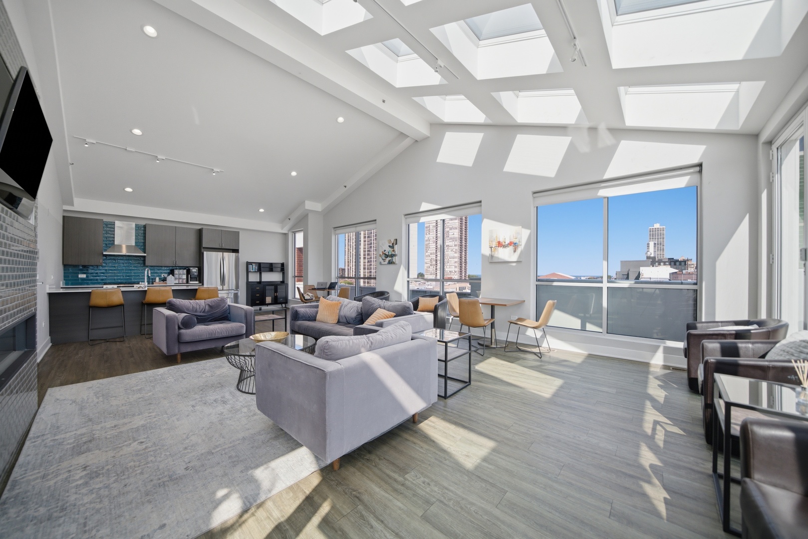 1552 N North Park Avenue Unit: 704