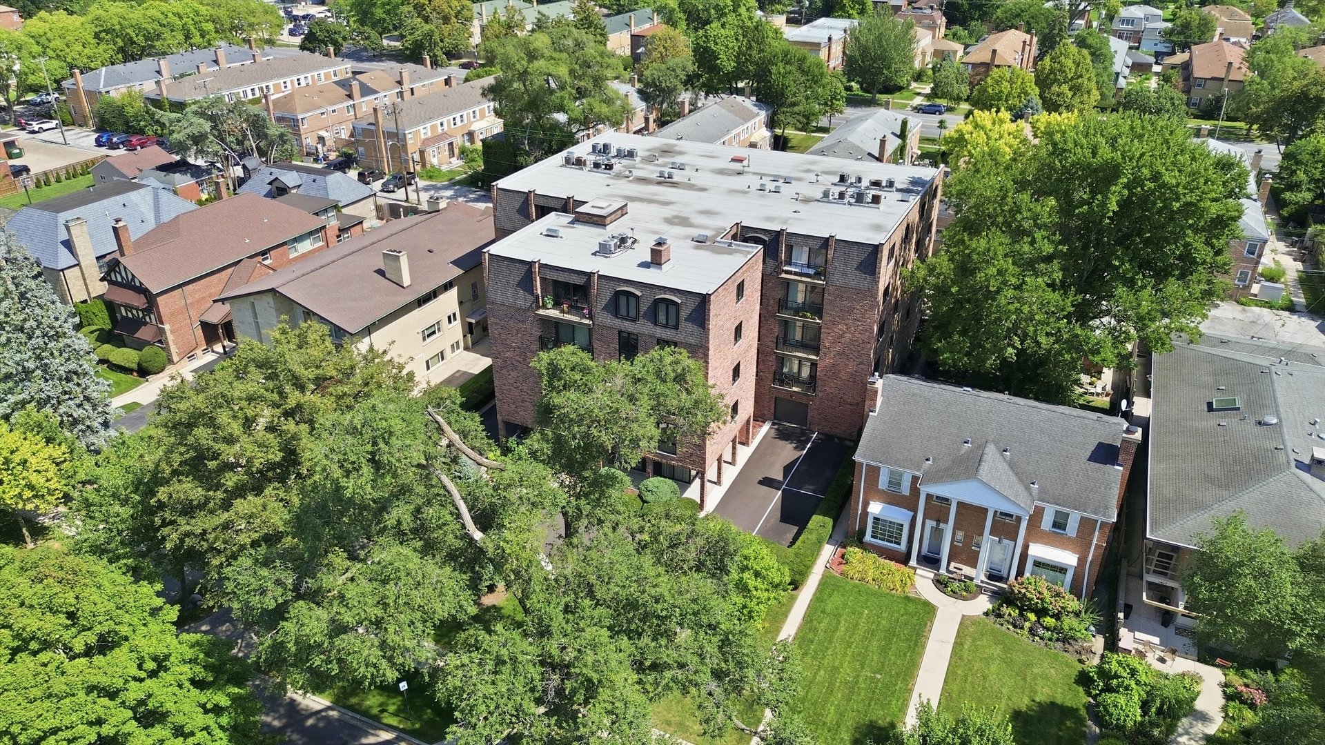 1417 BONNIE BRAE Place Unit: 2A