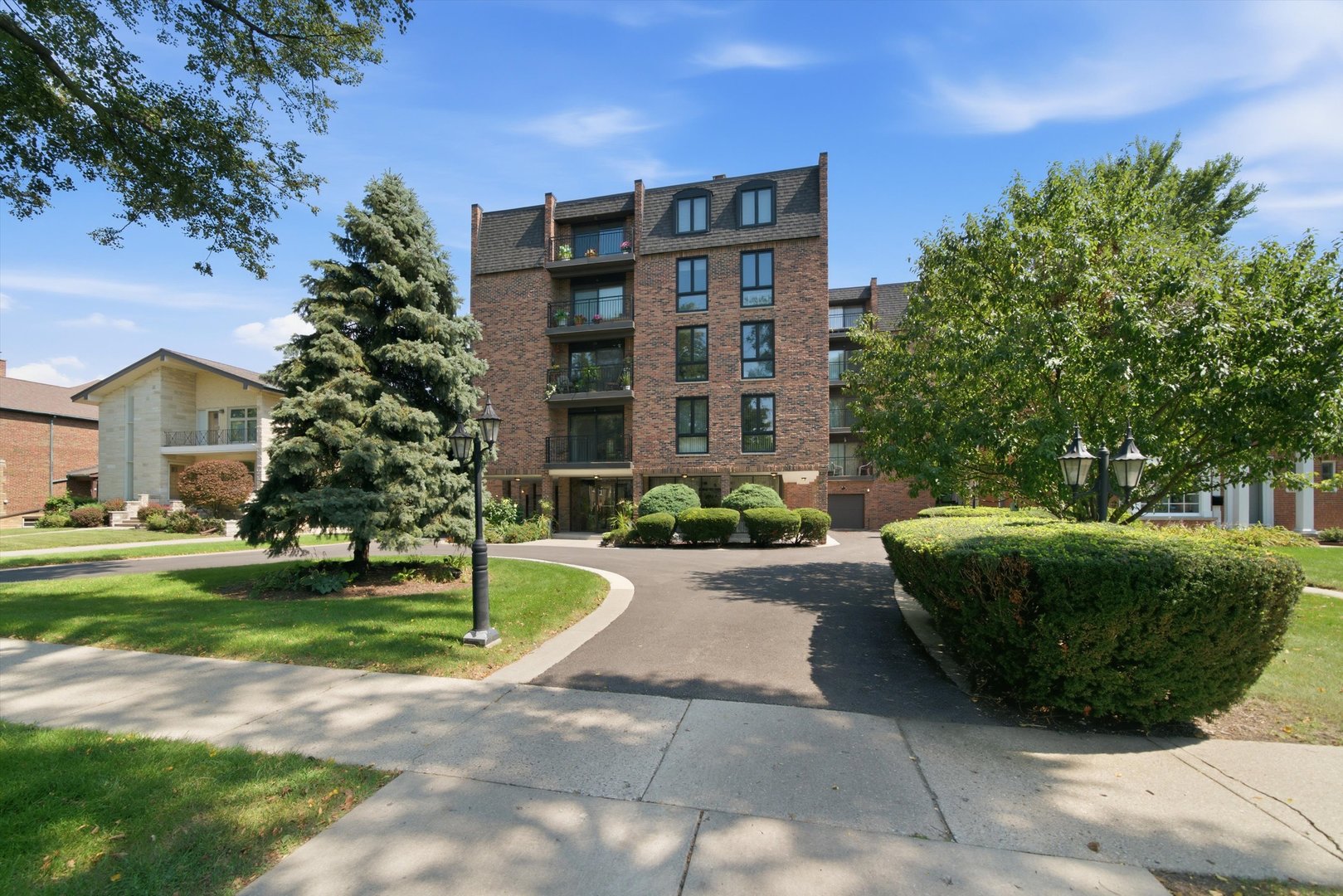 1417 BONNIE BRAE Place Unit: 2A
